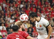 LOL决赛-包含本土足球比赛吸引众多球迷关注的词条