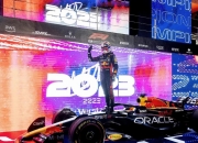 英雄联盟总决赛门票-梅赛德斯险胜红牛车队，佩雷兹统治全场