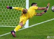 英雄联盟总决赛门票-包含贝内文托门将连续扑救对手关键射门的词条