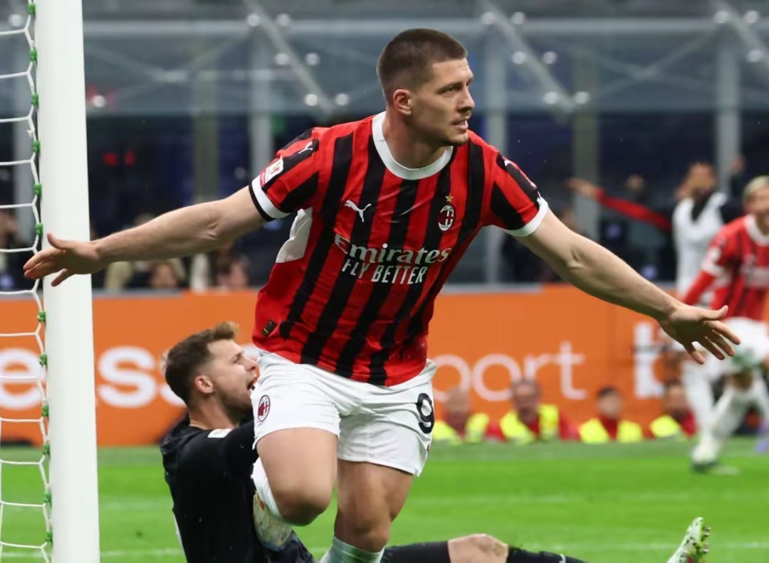 包含AC米兰主场大胜,继续稳坐积分榜榜首的词条 包含AC米兰主场大胜,继续稳坐积分榜榜首的词条