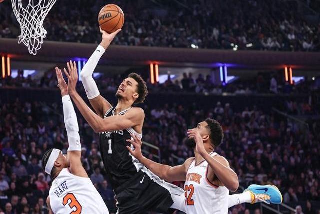 尼克斯绝杀深圳队,保罗点燃赛场 尼克斯绝杀深圳队,保罗点燃赛场