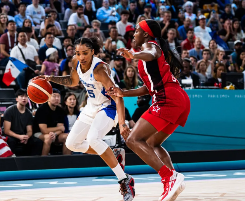 红牛二队鏖战威廉姆斯，皮亚斯特里扛起全队