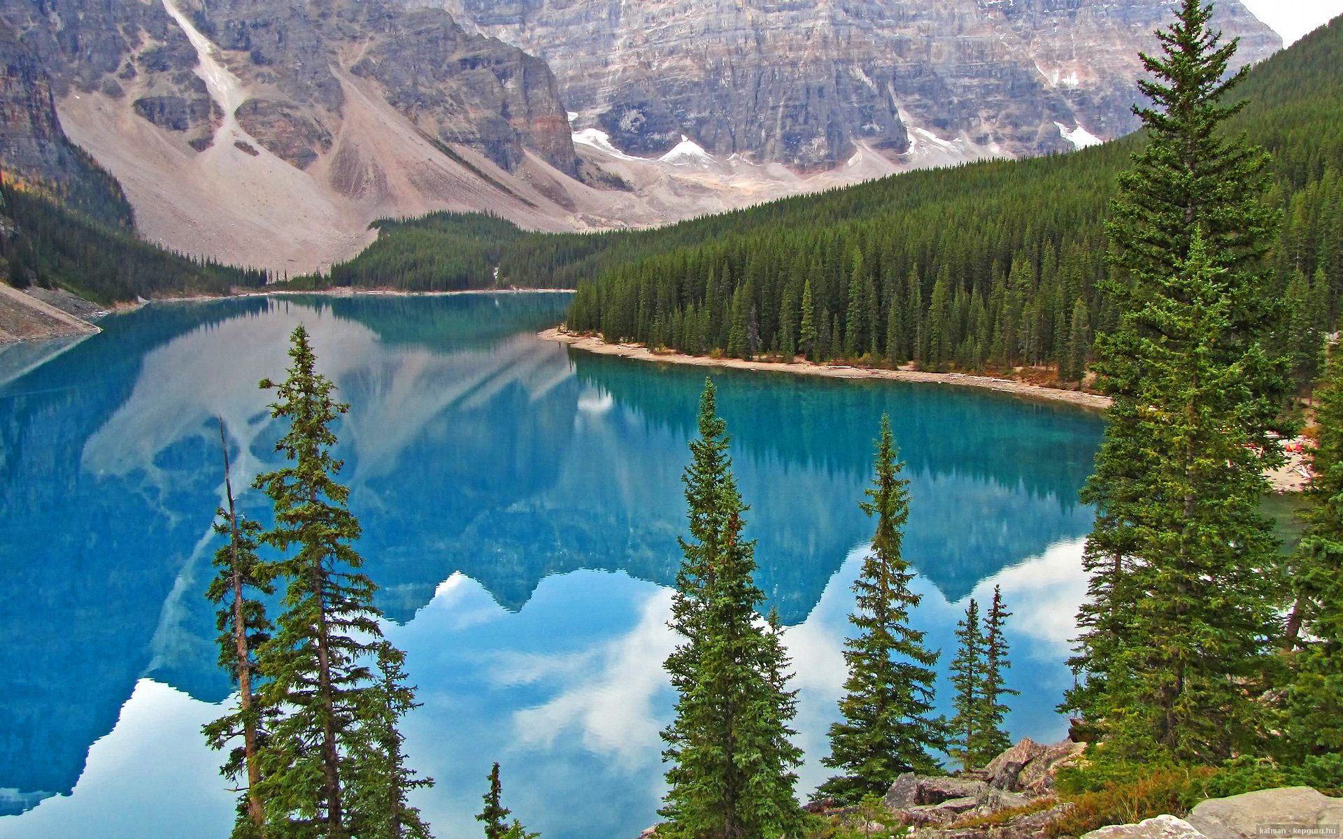 不可战胜的神话，总在现实的墙壁前崩解