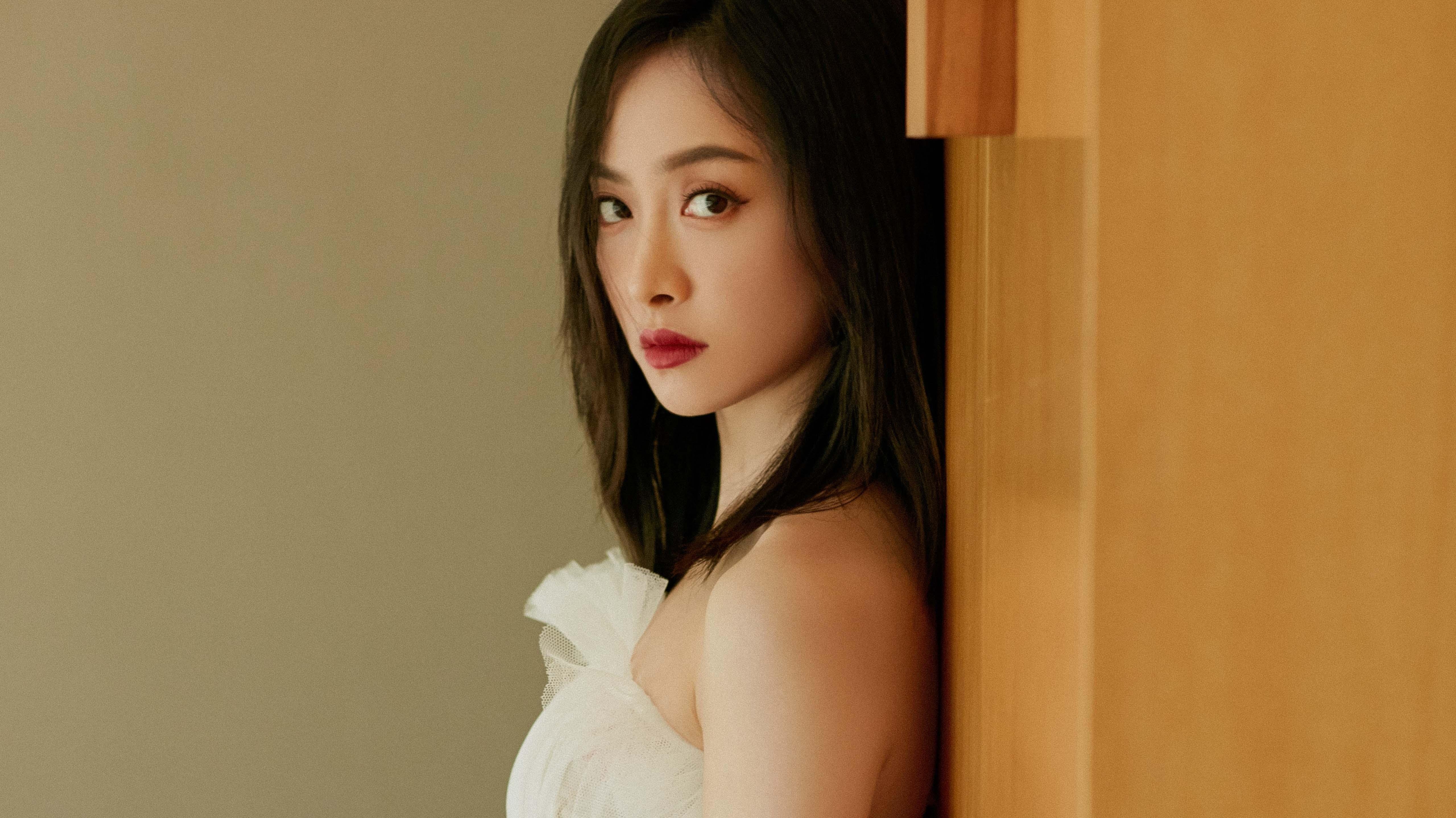 唯一性，当奥纳纳以沉默的尊严，封印瑞士的叹息