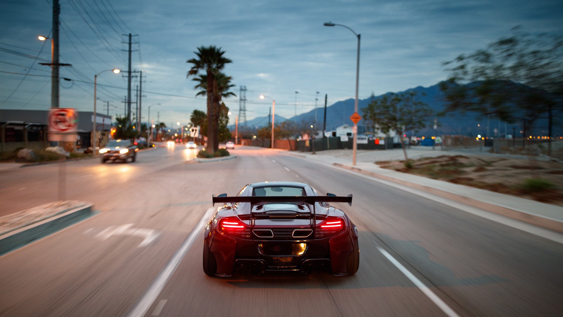 足球场上演跨国对决，澳大利亚铁血终结拉齐奥欧冠梦